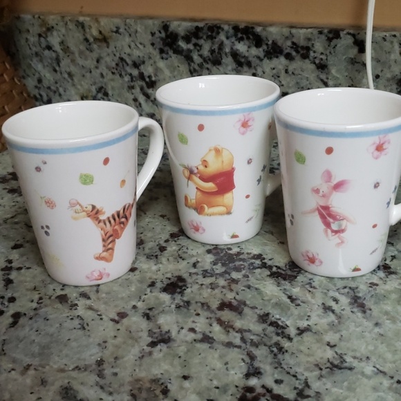 Disney Simply Pooh cup set - Picture 2 of 3